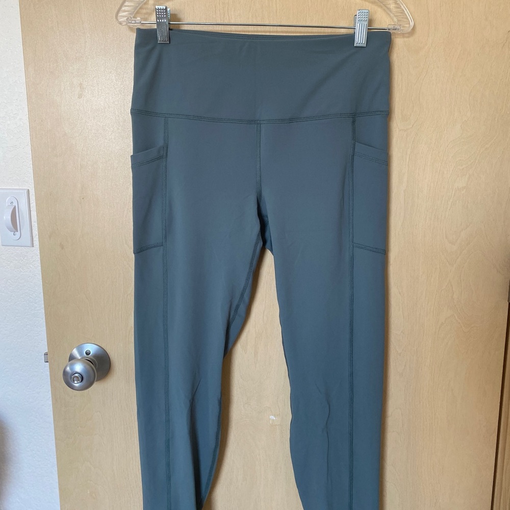 Yogalicious Leggings w/Pockets Size L